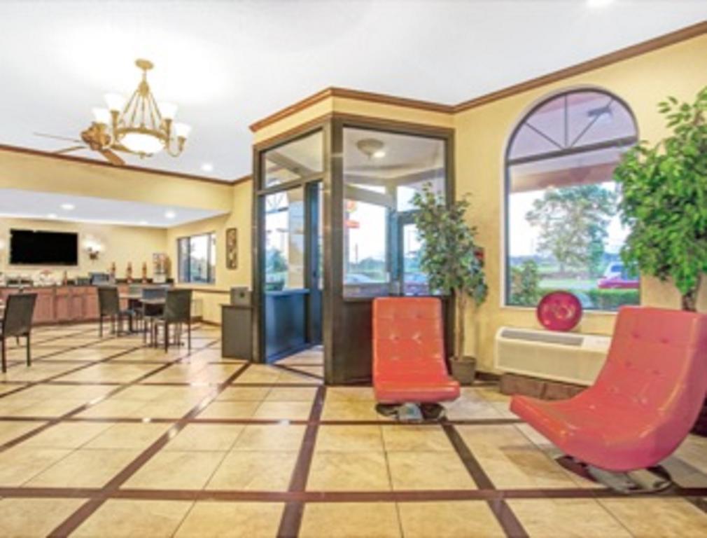 Super 8 By Wyndham Clinton Hotel Kültér fotó